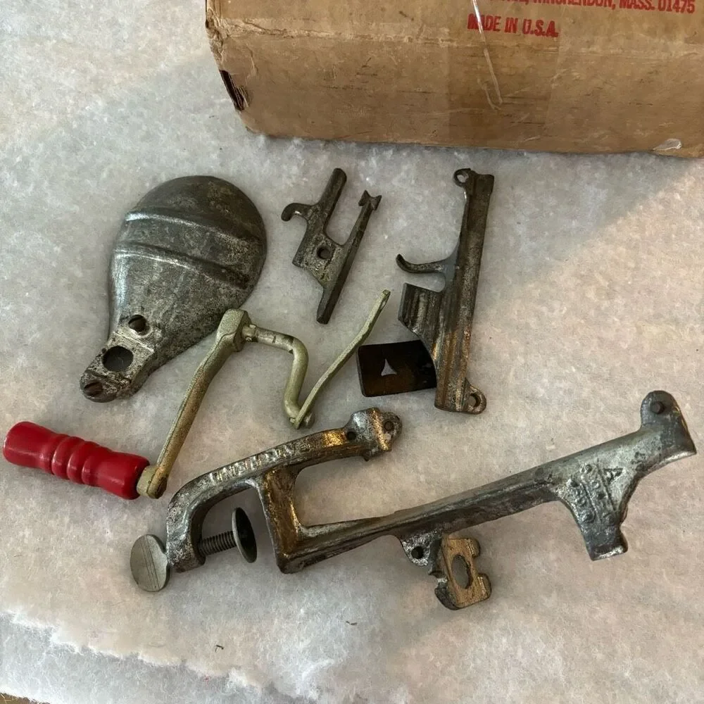 White Mountain Vintage Cherry Picker Model 501  In Original Box